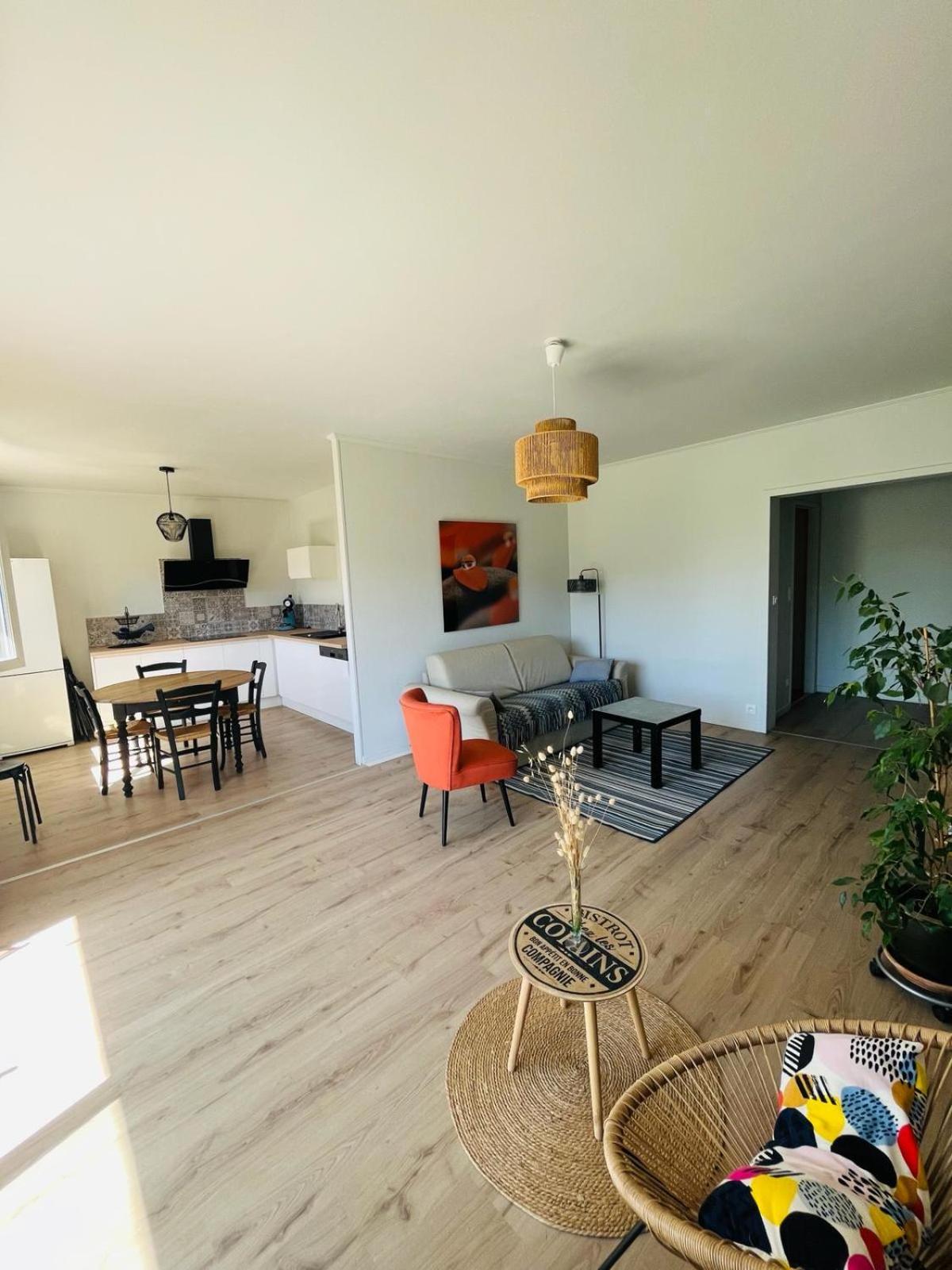 Appart T4 85M2 Spacieux Climatisation Parking Rodez Exterior photo